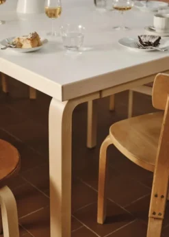 Aalto Table Rectangular 86A, 240x100 cm fra Artek