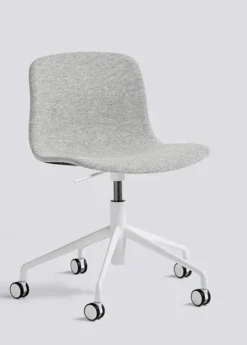 About a Chair AAC51 fra Hay