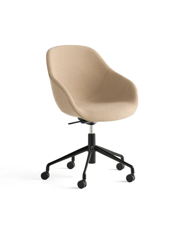 About a Chair AAC155 fra Hay