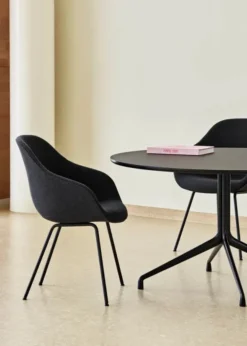 About a Chair AAC127 fra Hay