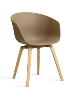 About a Chair AAC22 fra Hay
