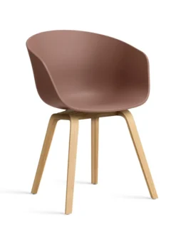 About a Chair AAC22 fra Hay