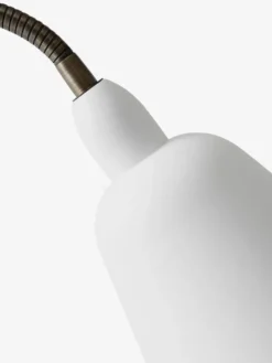 AJ7 Bellevue gulvlampe af Arne Jacobsen