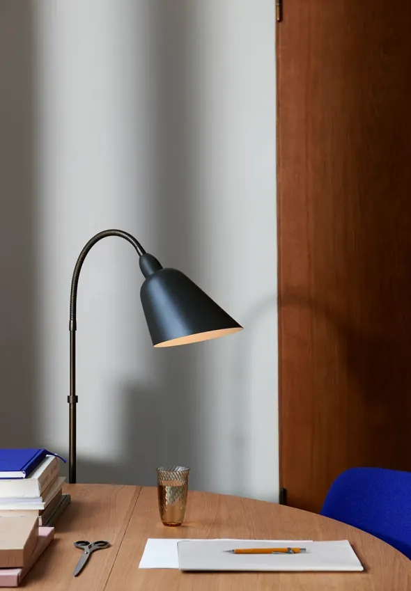 AJ7 Bellevue gulvlampe af Arne Jacobsen