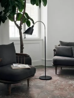 AJ7 Bellevue gulvlampe af Arne Jacobsen