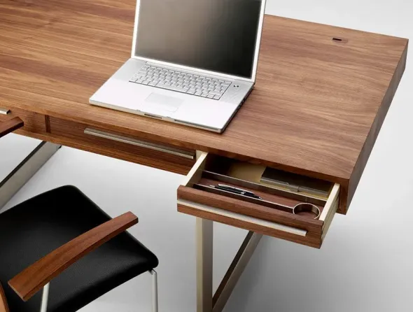 AK 1340 skrivebord fra Naver Collection