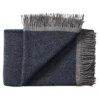 Alrø Plaid, grey navy fra Silkeborg Uldspinderi