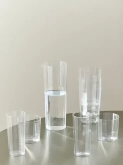 Angle Carafe fra Hay