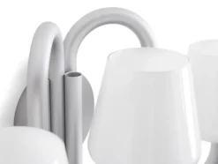 Apollo Wall Sconce, hvid opalglas fra Hay