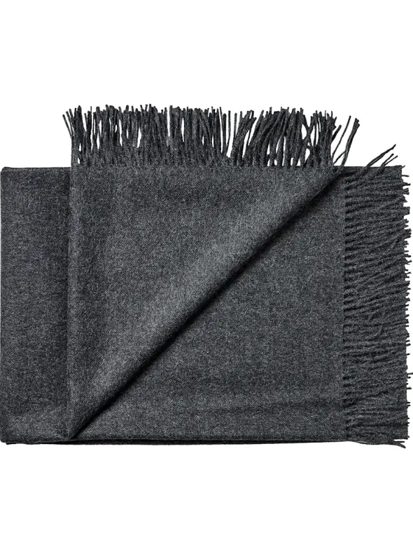 Arequipa Plaid, dark grey fra Silkeborg Uldspinderi