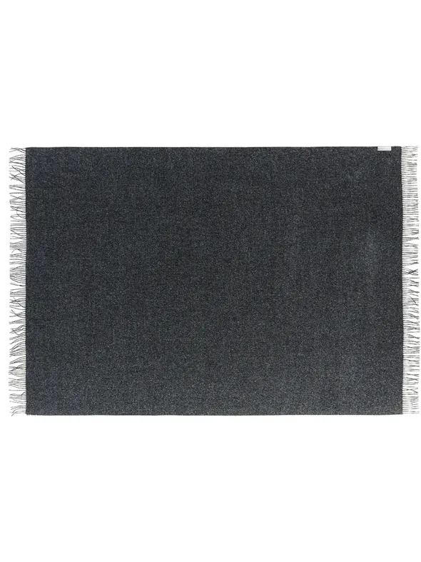 Arequipa Plaid, dark grey fra Silkeborg Uldspinderi
