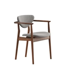109 Armchair, valnød af Finn Juhl