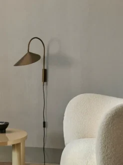 Arum Swivel Wall Lamp fra Ferm Living