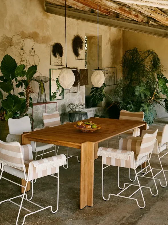 Atmosfera Dining Table fra GUBI