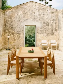 Atmosfera Dining Table fra GUBI