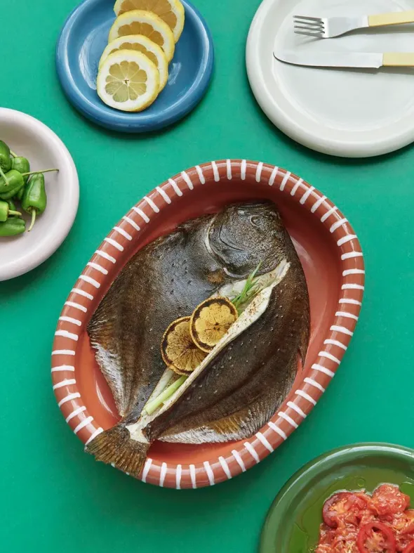 Barro Oval Dish, large fra Hay