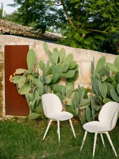 Beetle Outdoor Spisestol fra GUBI