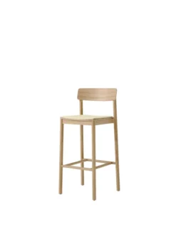 Betty TK17 Bar Chair fra &Tradition