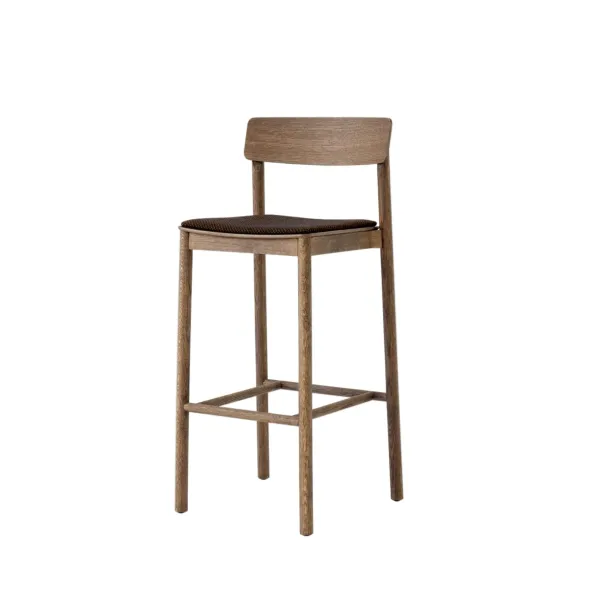 Betty TK17 Bar Chair fra &Tradition