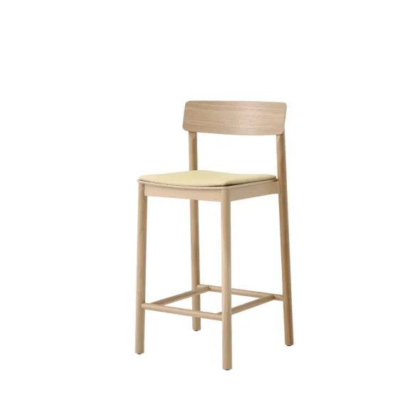 Betty TK14 counterstol med polster fra &Tradition