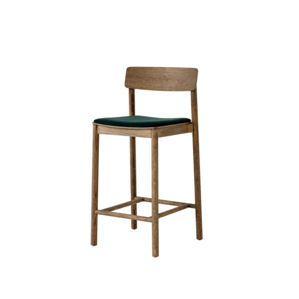 Betty TK14 counterstol med polster fra &Tradition