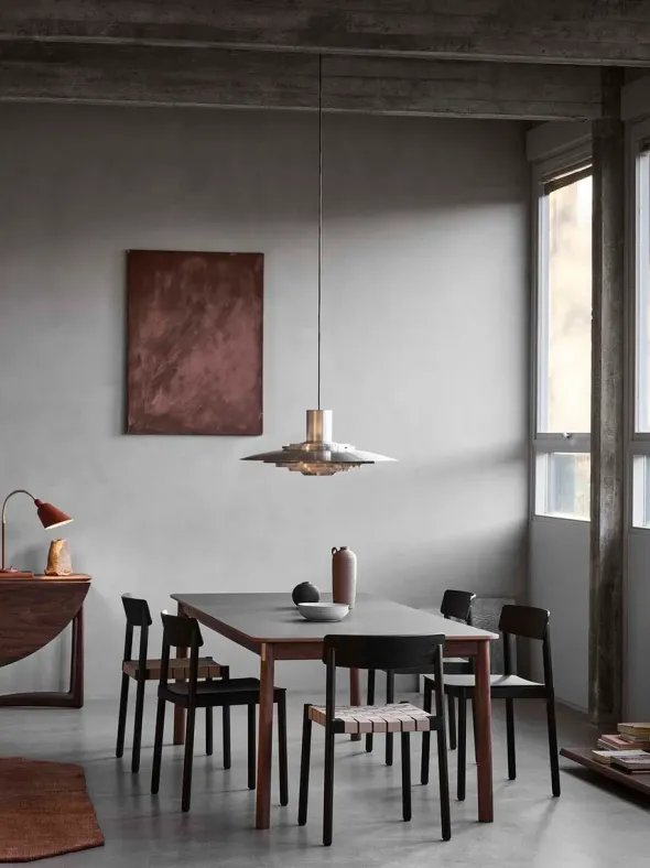 Betty TK2 Spisestol fra &Tradition