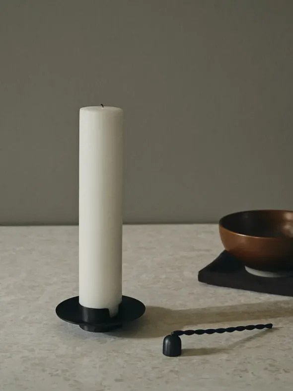 Block Candle Holder, sort messing fra Ferm Living
