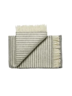 Bogø Plaid, light nordic grey fra Silkeborg Uldspinderi