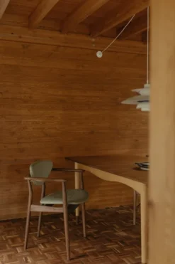 Bovirke bord, valnød af Finn Juhl