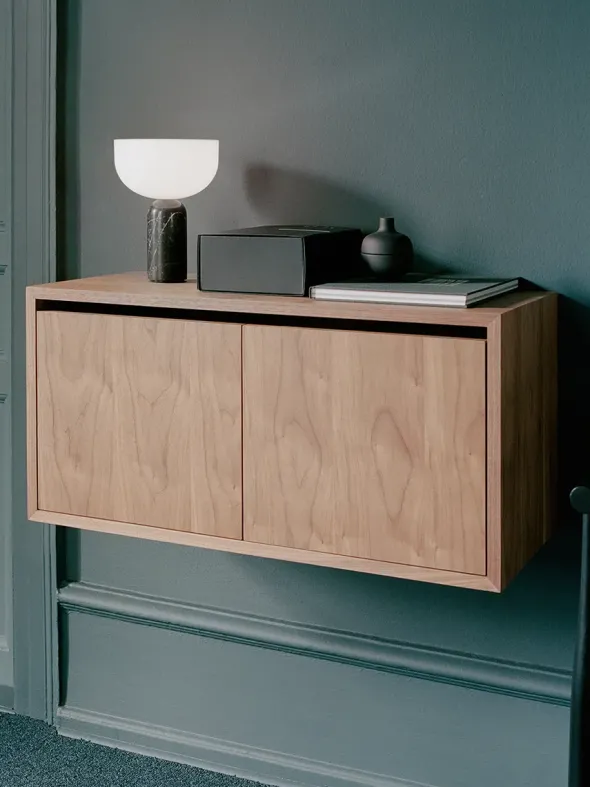 Cabinet Low w. Doors fra New Works