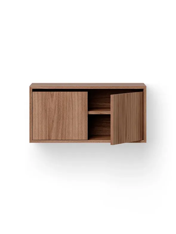 Cabinet Low w. Doors fra New Works