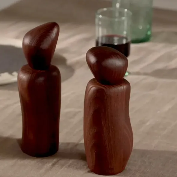Cairn Grinder, Dark Brown fra Ferm Living