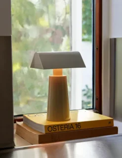 Caret bordlampe fra &Tradition