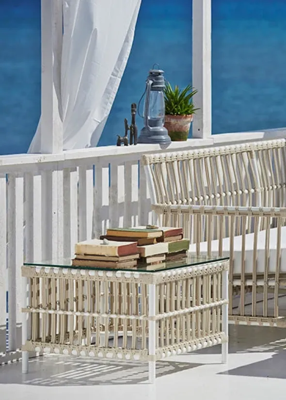 Caroline Exterior Sidebord, Dove White fra Sika-Design