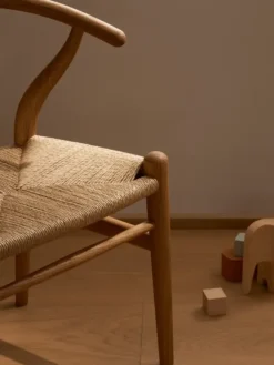 CH24 Children's Chair af Hans J. Wegner