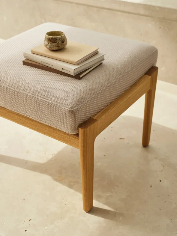 CH290F skammel af Hans J. Wegner