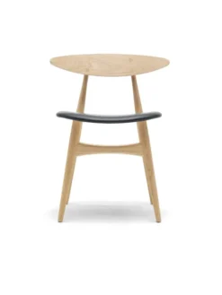 CH33 Stol, sæbebehandlet eg/sort læder af Hans J. Wegner