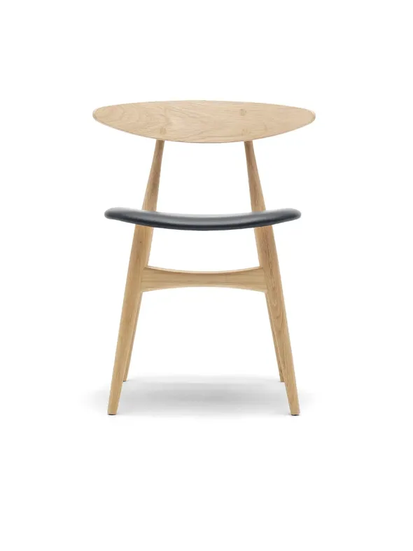 CH33 Stol, sæbebehandlet eg/sort læder af Hans J. Wegner