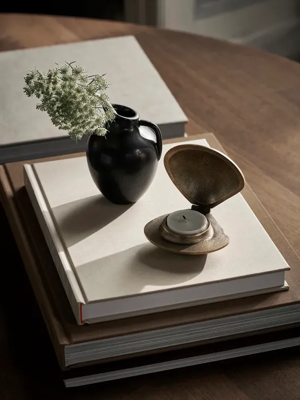 Clam Candle Holder fra Ferm Living