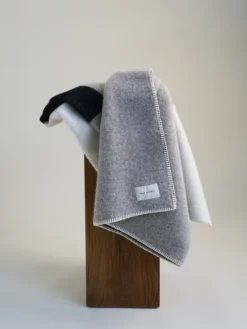 Cleo no. 01 Plaid fra Hein Studio
