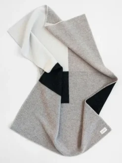 Cleo no. 01 Plaid fra Hein Studio