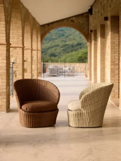Coast Loungestol med. Swivel, umber brown fra Cane-line