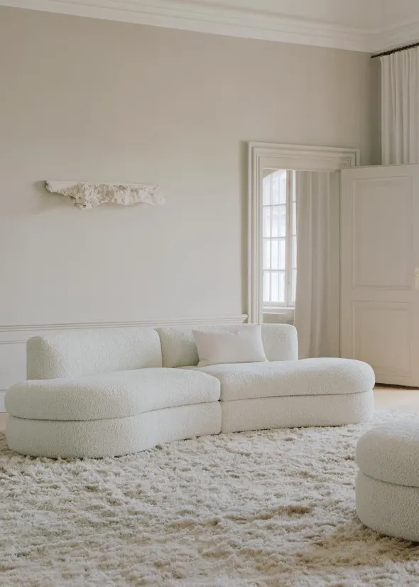 Coda sofa, curved open end right, module 42 fra New Works