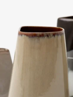 Collect Ceramic Vases fra &Tradition