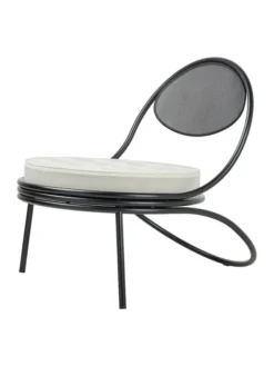 Copacabana Lounge Chair, black semi matt fra GUBI