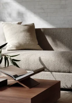 Covent Sofa Deep 2 Seater, hemp fra New Works