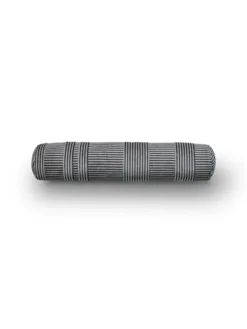 Crest Pyjamas Pillow, Ø15x74 fra Eilersen