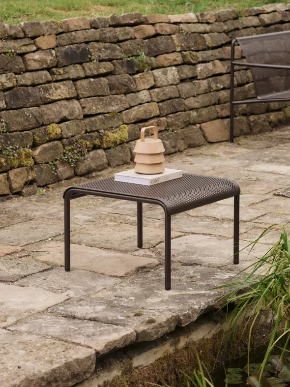 Dapple udendørs sidebord fra Ferm Living