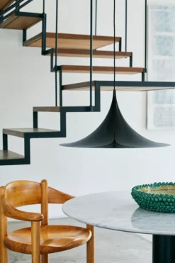 Daumiller Armchair fra GUBI