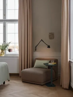Dedicate L2 Væglampe fra Muuto
